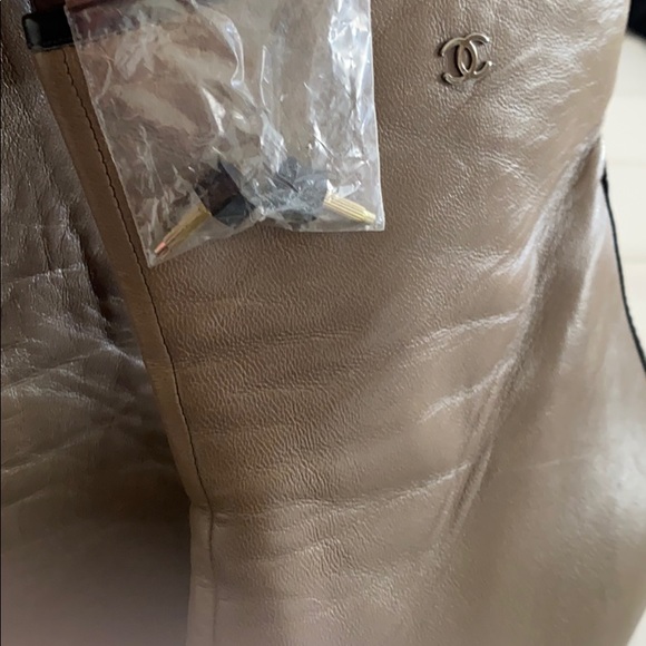 Chanel leather booties Gray w black used - Picture 7 of 7